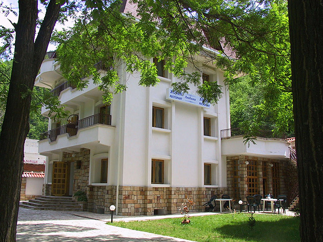 Хотел ЛЮБИНА, Нареченски Бани